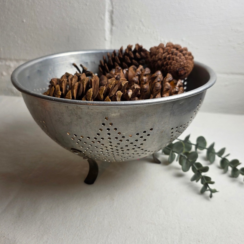 Vintage Aluminum Star Pattern Footed Colander Farmhouse Strainer Bowl